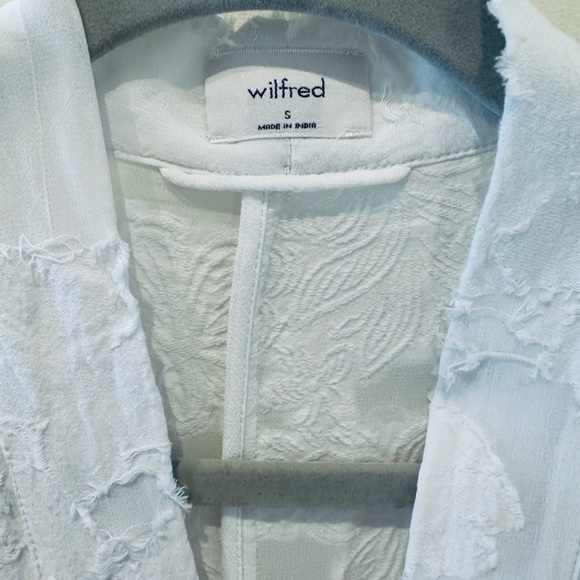 Lace cover up - Picture 2 of 5